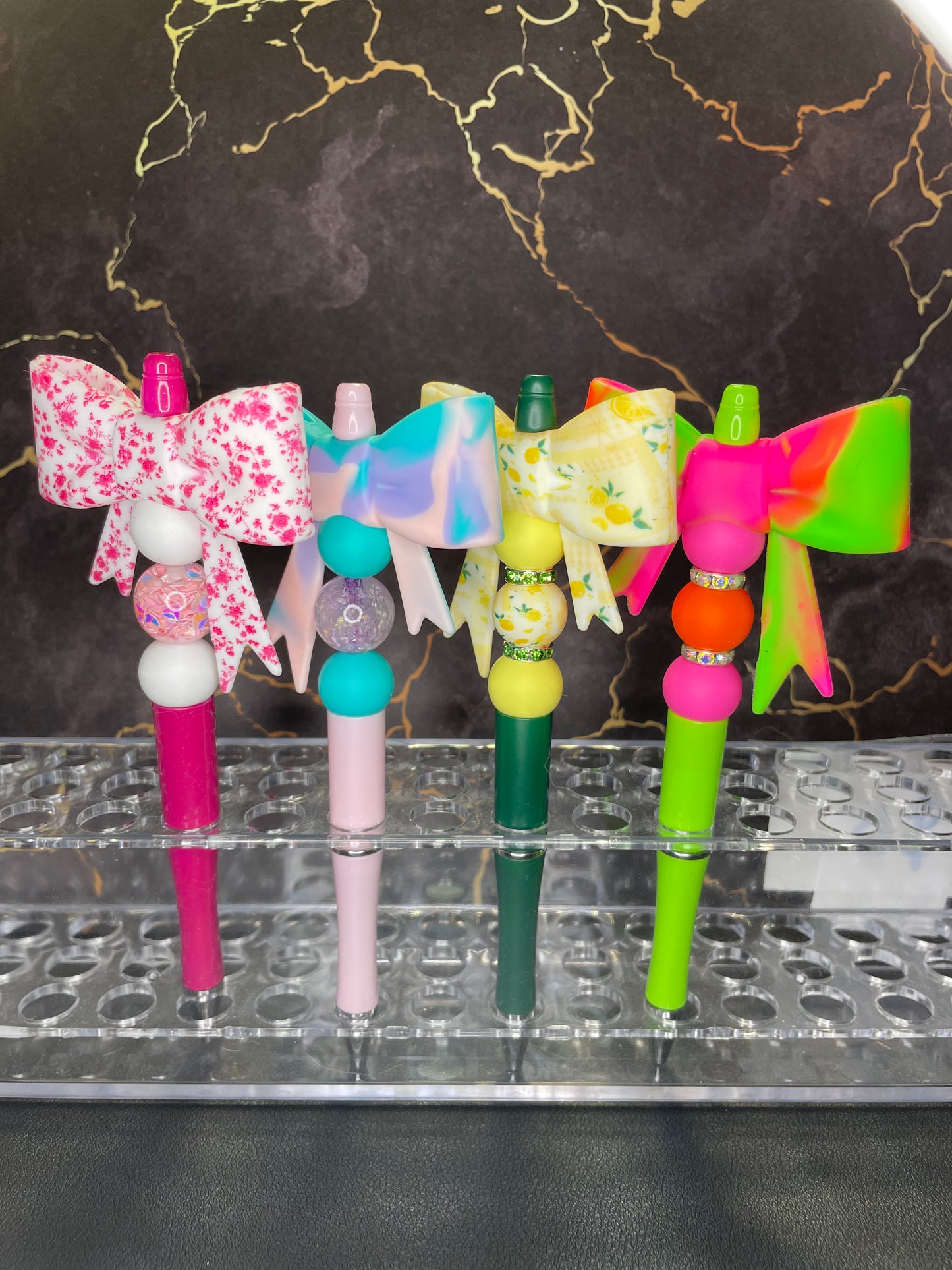 Big bow pens